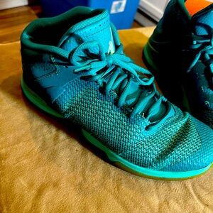 Vintage teal Jordan’s size 8